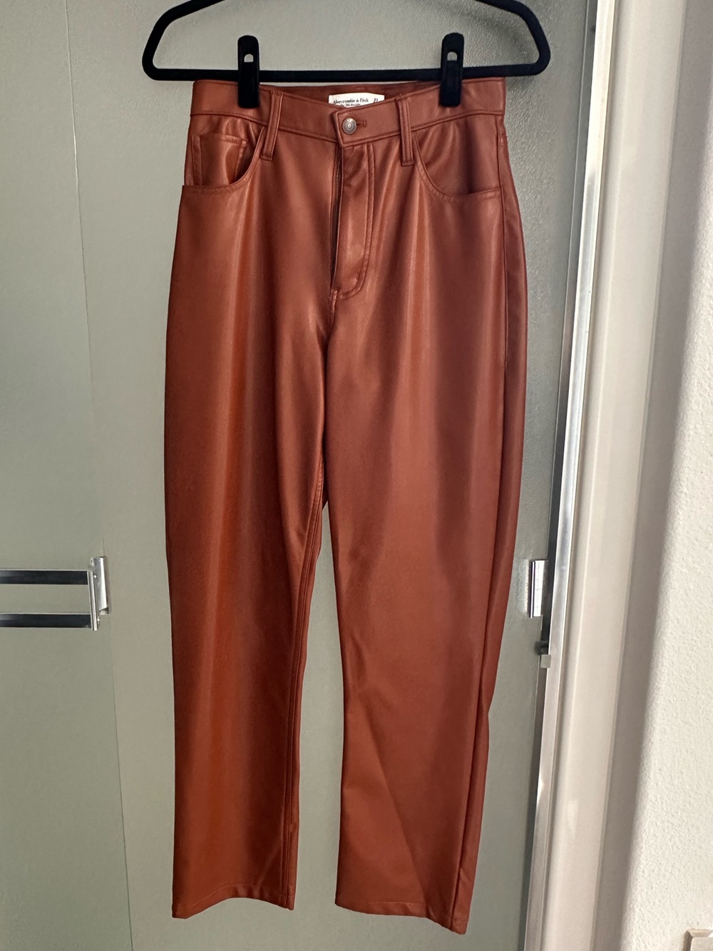 Women’s Abercrombie & Fitch Brown Straight Leg Faux Leather Jeans - 27/4 Curve
